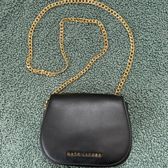 Marc Jacobs Handbags - NWOT  Marc Jacobs Black Crossbody with Gold Chain